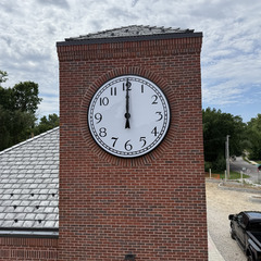 MO University City(STL)/Royal Banks: canister clock